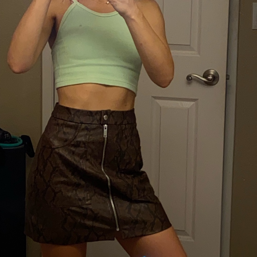 (Fake) Snake Skin w Zipper Skirt 🤠